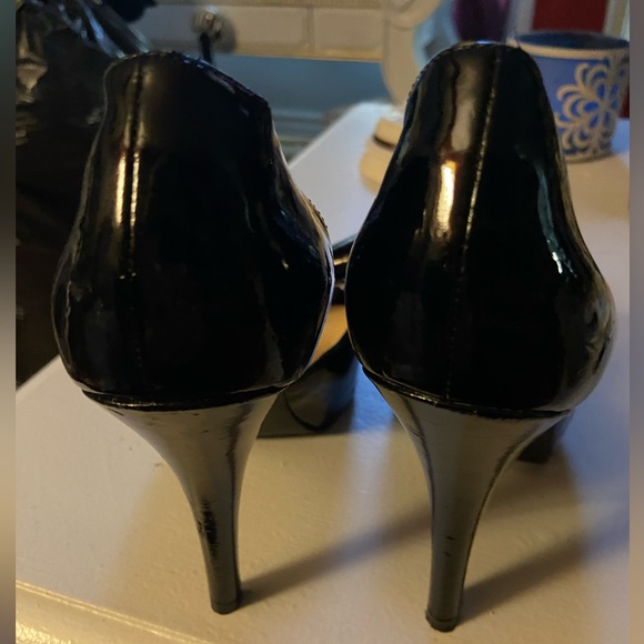 Ladies Guess black bow heels - Picture 6 of 7